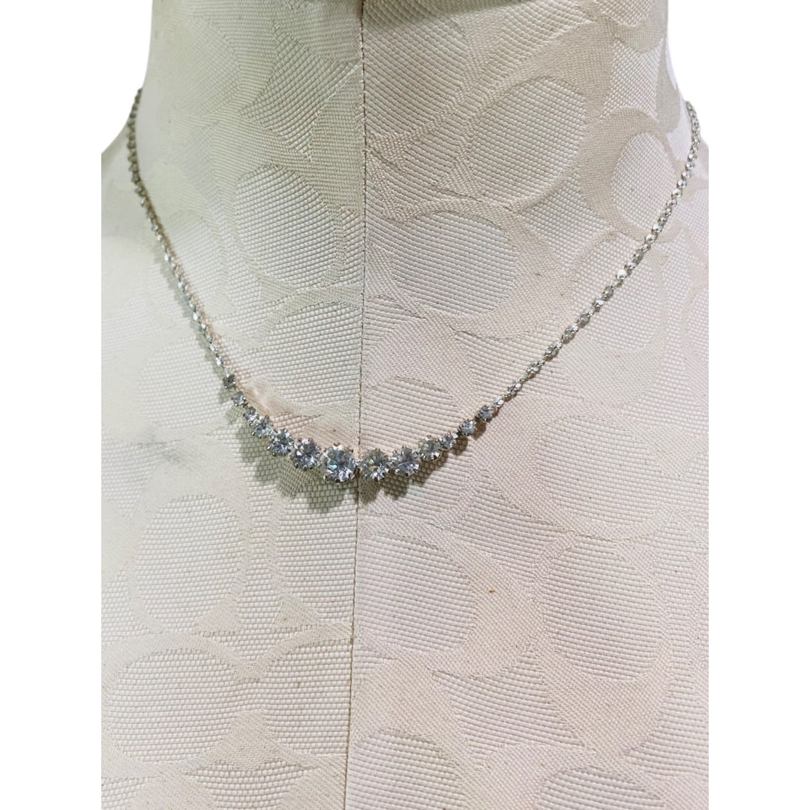 Icing Rhinestone Necklace Silvertone Delicate 1619 Lobster Clasp Icing Rhinestone Necklace Silvertone Delicate 1619 Lobster Clasp